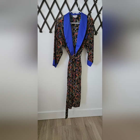 Natori Other - ✨️Vtg✨️ Natori II Robe